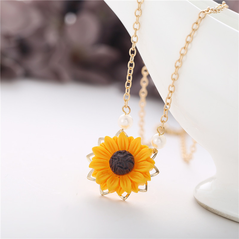 OEM New Sunflower Imitation Pearl Sweater Necklace Yellow Sunflower Pendant Jewelry Gold Silver Rose Gold Necklace