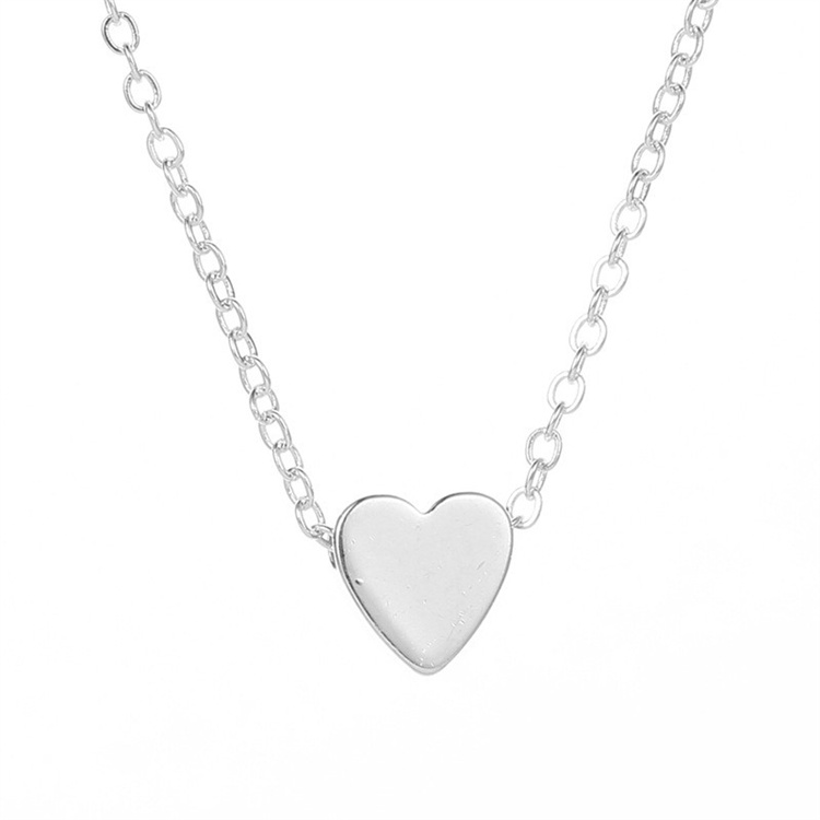 Japanese and Korean small fresh heart necklace Mini love glossy pendant High quality female love clavicle chain