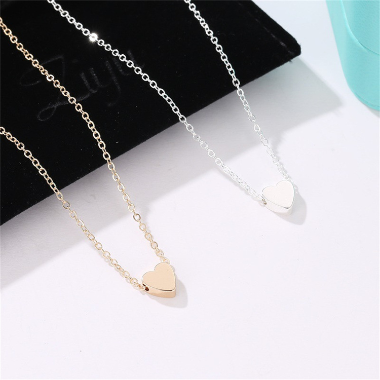 Japanese and Korean small fresh heart necklace Mini love glossy pendant High quality female love clavicle chain