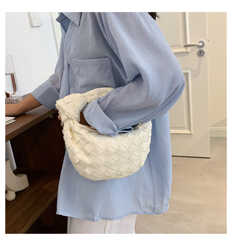 OEM Trend Luxury Designer Lightweight Casual Purses Woven Cow Leather Clutch Wallets Ladies Dumpling Cloud Handbags
