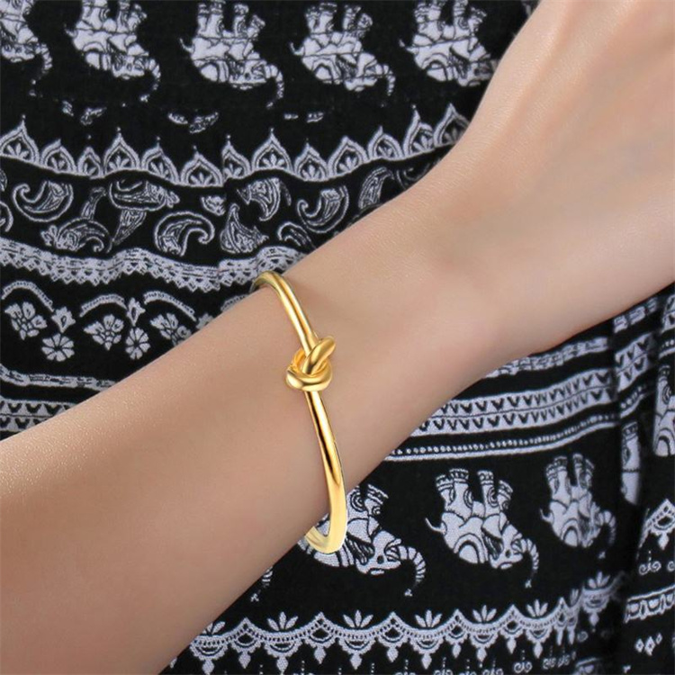 OEM Trendy Round Circular Open Knot Cuff Bangle Bracelets for Couple Women Elegant Charm Bracelet Jewelry