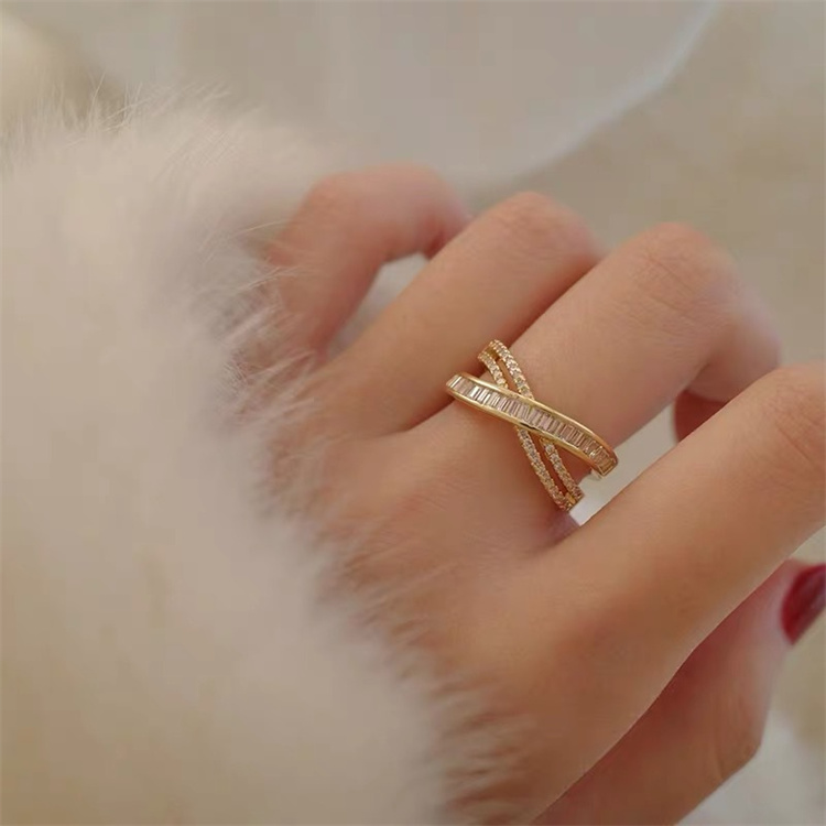 Luxury Ring Simple Design Zircon Ring Fashion Personality Shiny Cross Ring for Women