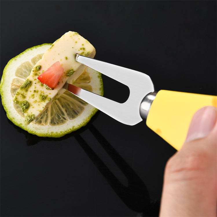 Custom 4 pieces PP plastic cheese butter shape handle stainless steel cheese knife blades set