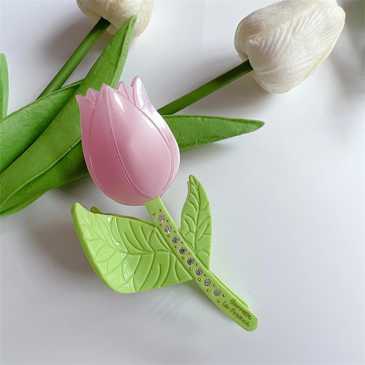 Flytop three-dimensional tulip with drill shark clip