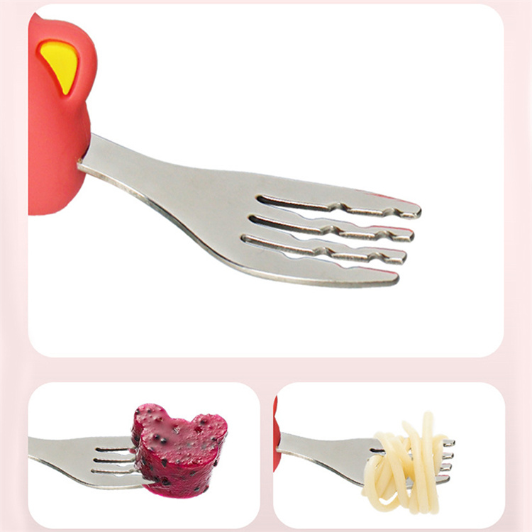 Toddlers are trained in silicone spoon and fork sets