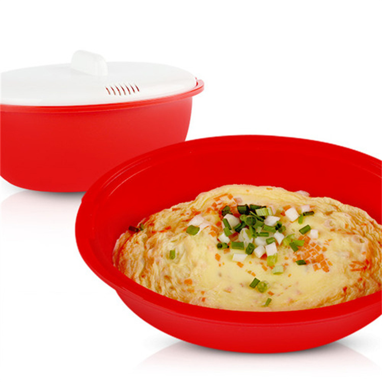 Microwave oven cooker for eggs