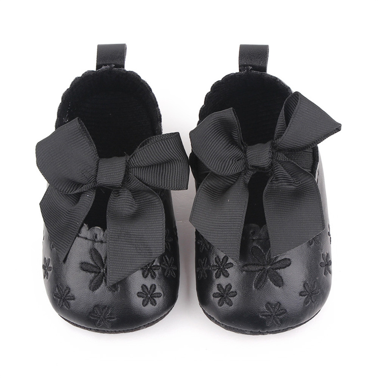 OEM Soft-soled embroidered baby girl shoes indoor walking kids shoes