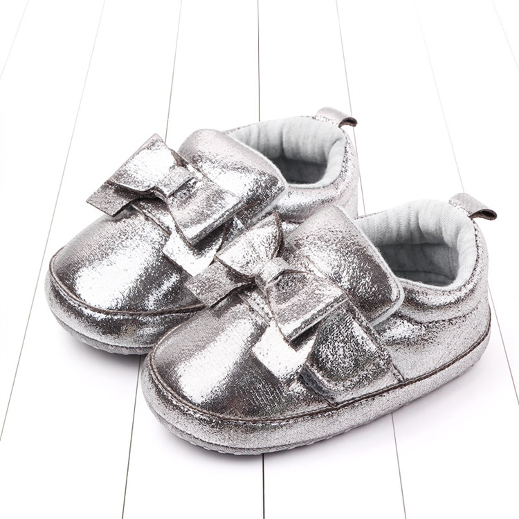 OEM Soft-soled baby shoes with shiny face and bow for 0-1 years