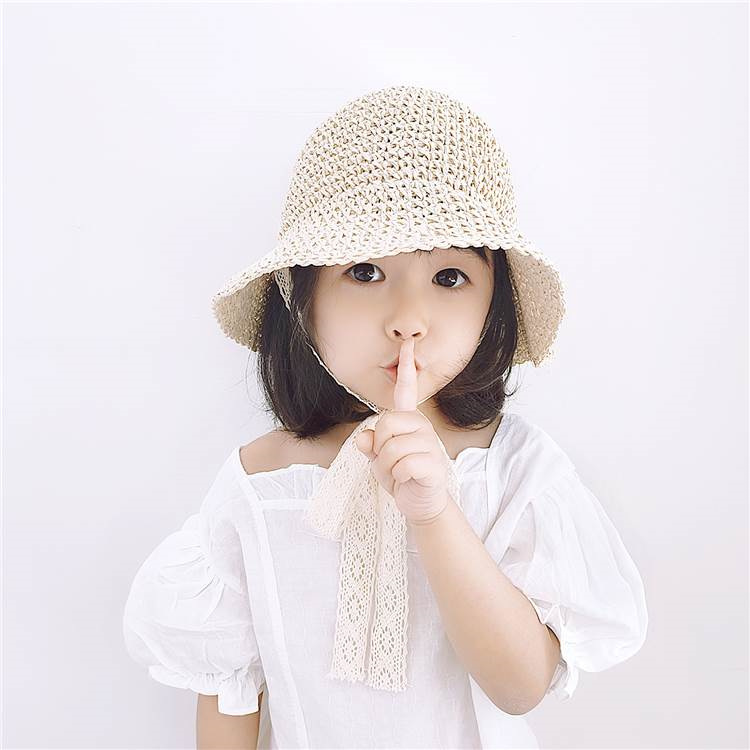 Spring and summer baby girls straw hat