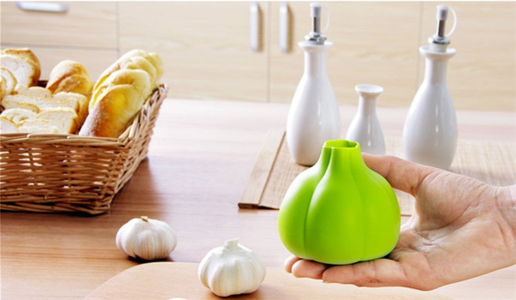 Hand free silicone peel garlic artifact