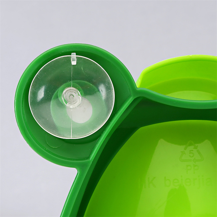 Plastic frog wall hanging urinals for boys