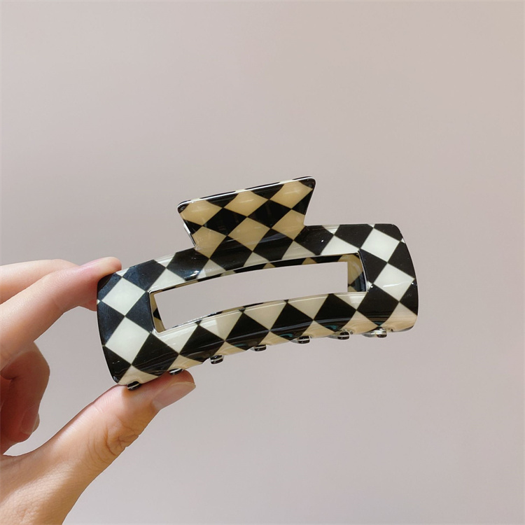 Colorful checkerboard lady shark claw hairpin