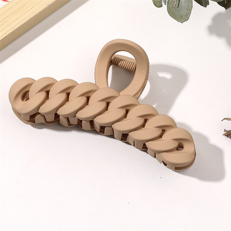 Neutral color chain styling hairpin