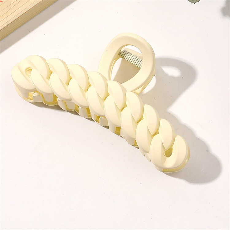 Neutral color chain styling hairpin